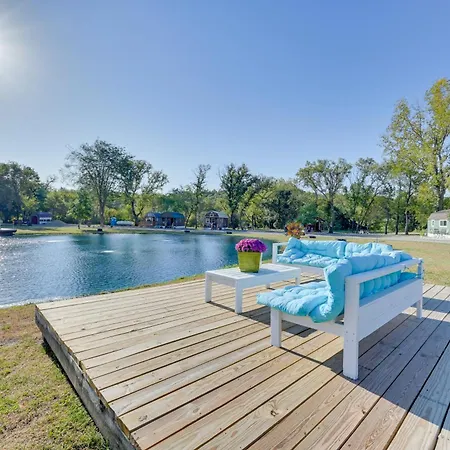 Cabin With Trail And Pond Access In Steamboat Rock!